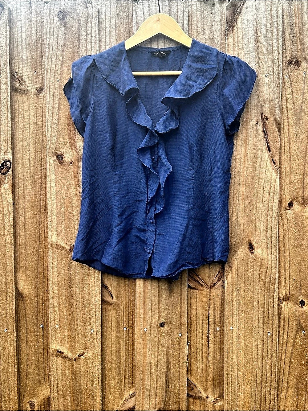 Banana Republic Silk blend blouse Ruffle front button up blue top Size Medium